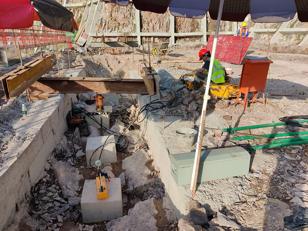 20230806771559.jpg 3 巖石與混凝土剪切試驗.jpg